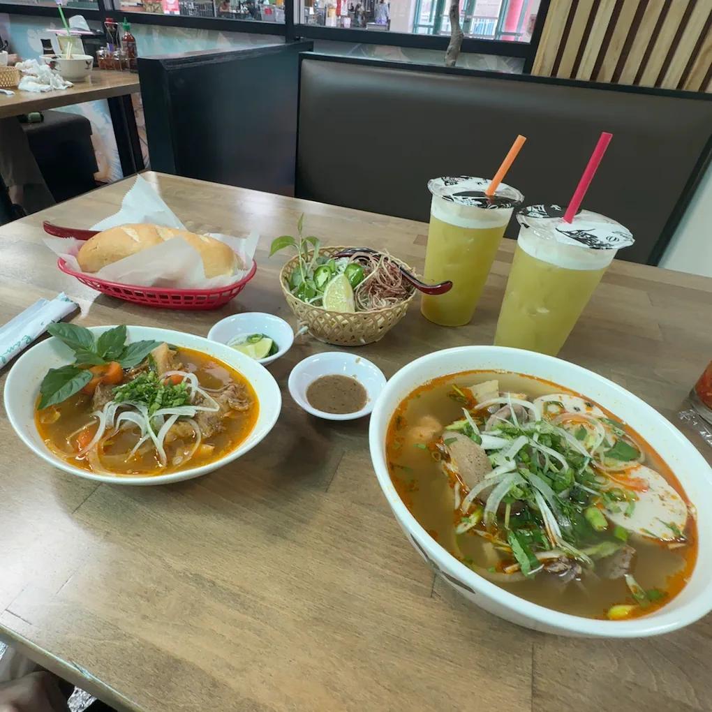 BỤI QUÁN