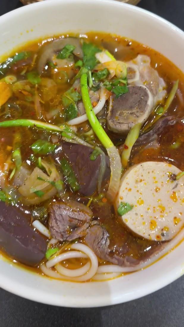 BỤI QUÁN
