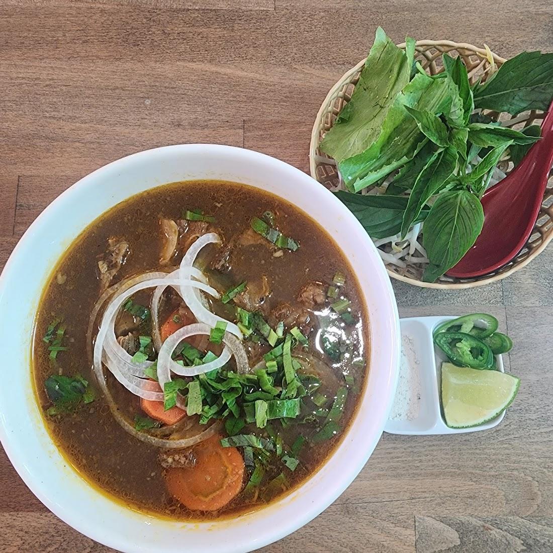 BỤI QUÁN