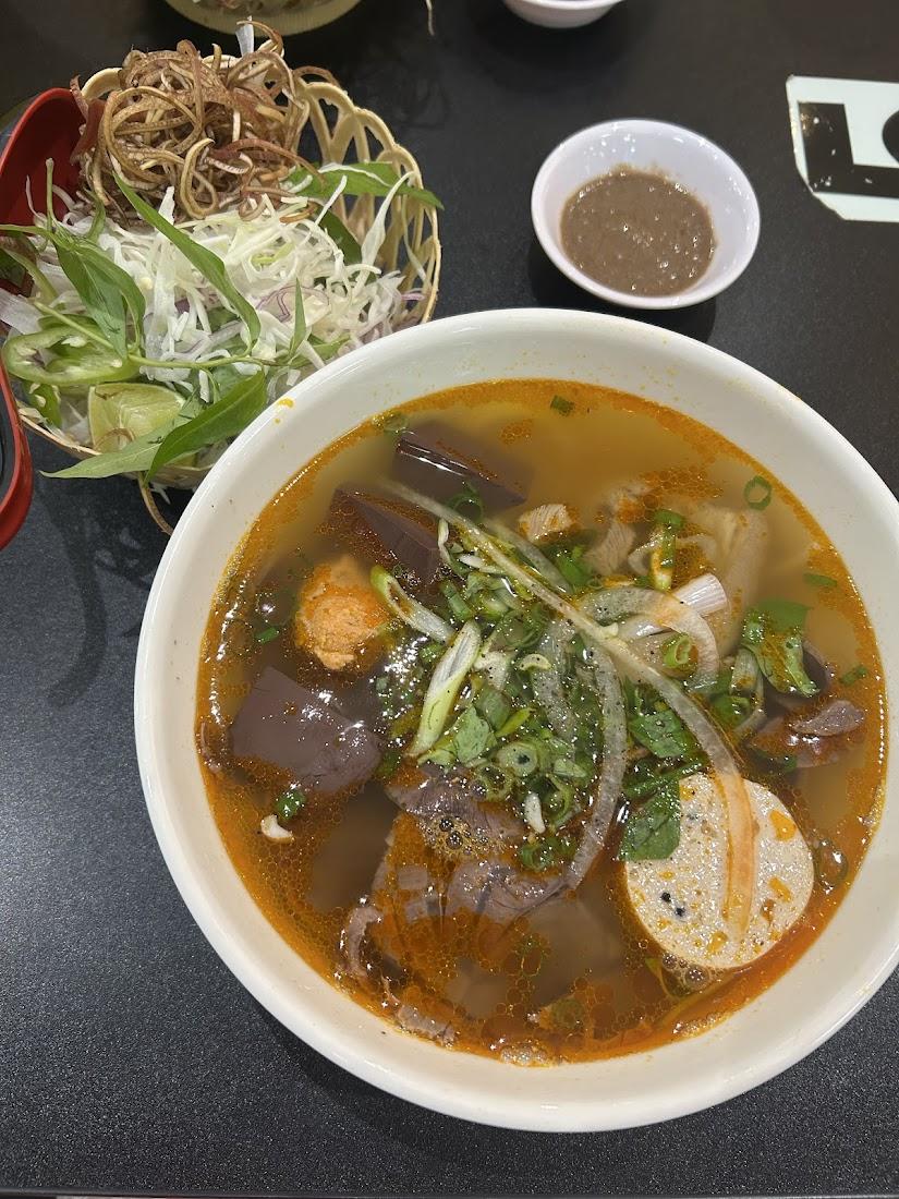 BỤI QUÁN